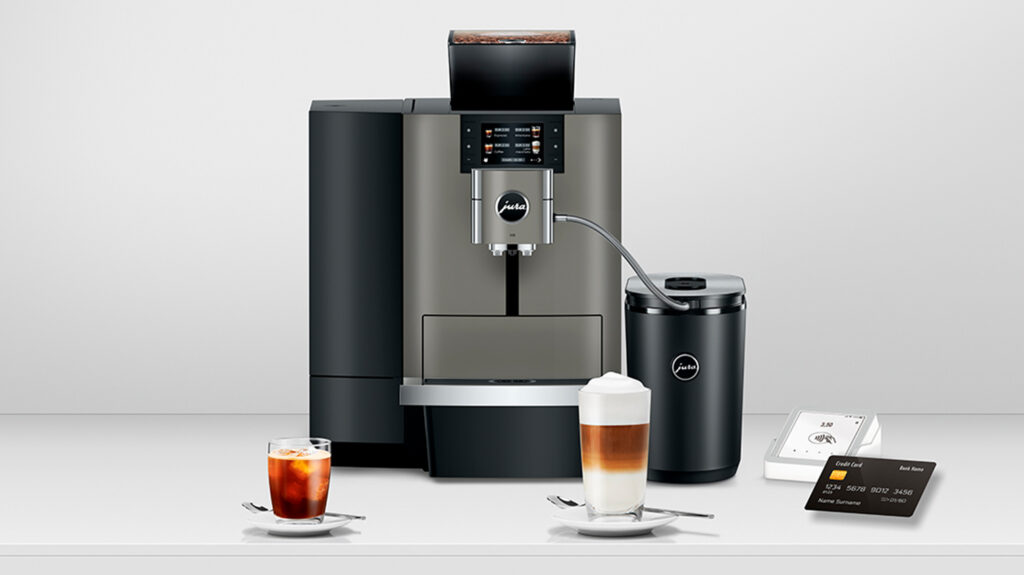 Jura X10 avec cold brew et latte macchiato